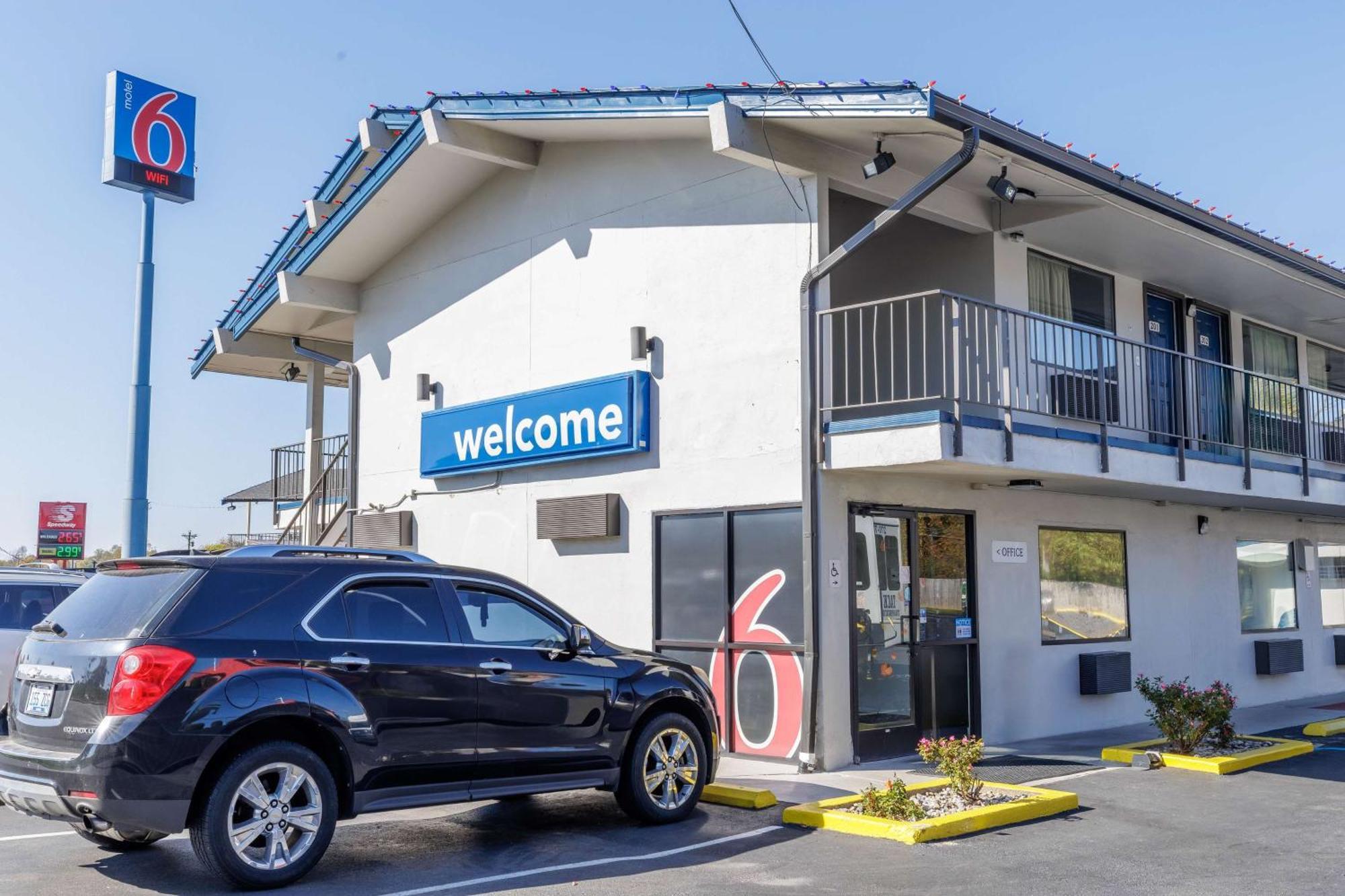Motel 6 Елизабеттаун Екстериор снимка